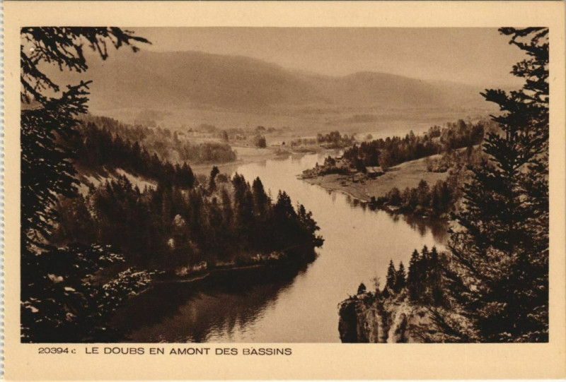 Carte postale ancienne Le Doubs en Amont des Bassins à Doubs