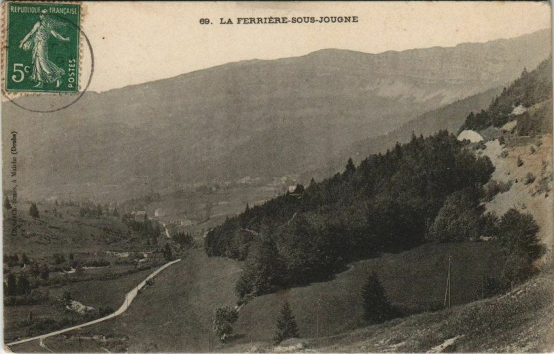 Carte postale ancienne La Ferriere-sous-Jougne Vue Panoramique à Jougne