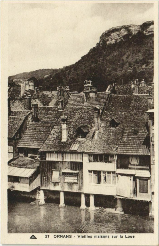 Carte postale ancienne Ornans Vieilles Maisons sur la Loue à Ornans