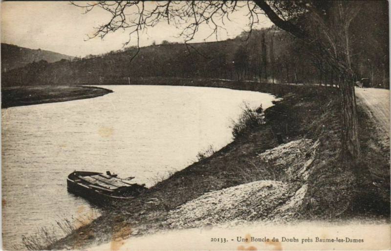 Carte postale ancienne Une Boucle du Doubs pres Baume-les-Dames à Doubs