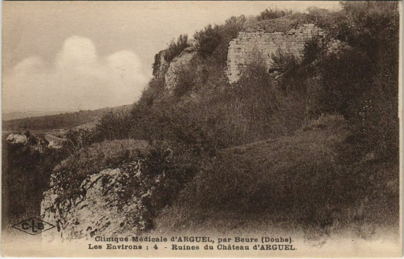 Carte postale ancienne Arguel Beure - Fontain - Ruines de Chateau d'Arguel à Beure