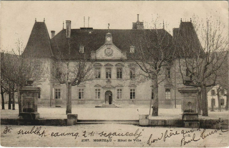 Carte postale ancienne Morteau Hotel de Ville à Morteau