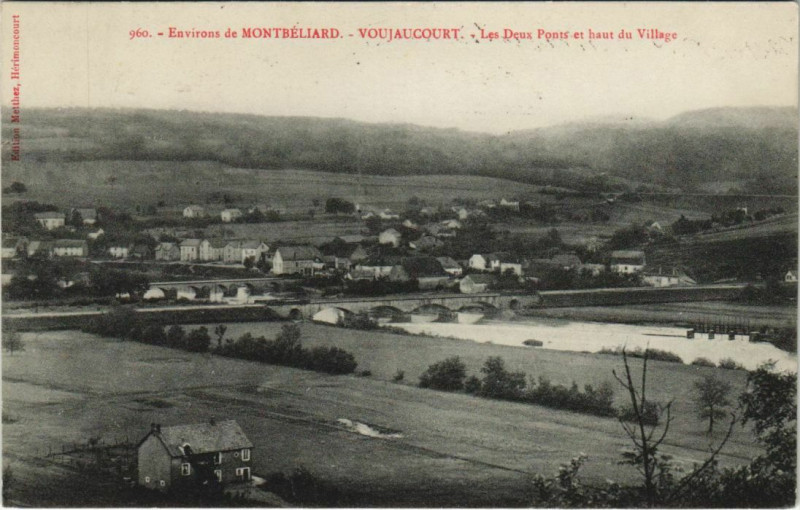 Carte postale ancienne Voujaucourt Les Deux Ponts et Haut du Village - Montbeliard Env. à Montbéliard