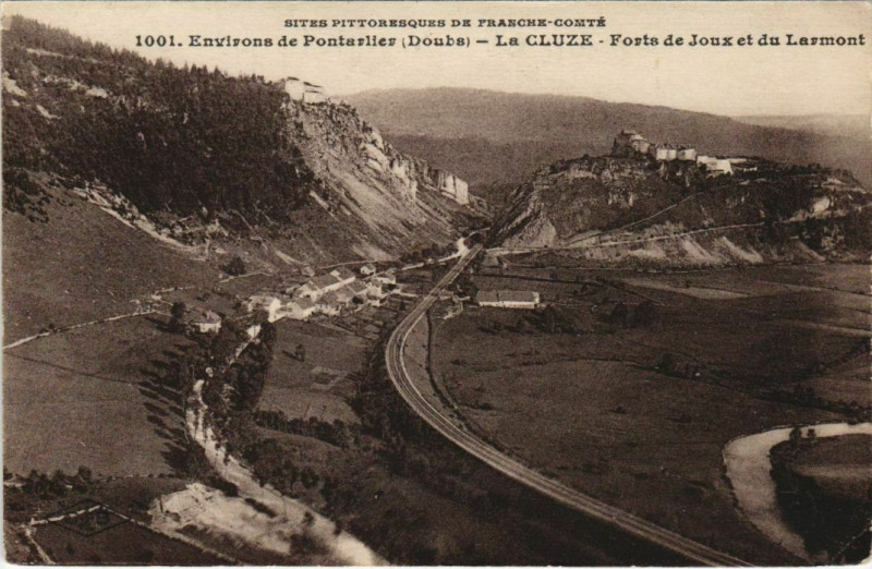 Carte postale ancienne La Cluse-et-Mijoux Forts de Joux et du Larmont - Pontarlier Env. à Pontarlier