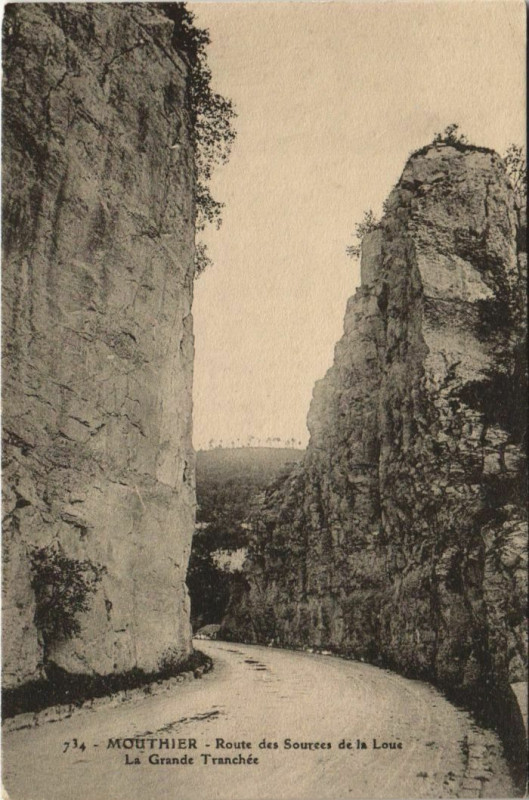 Carte postale ancienne Mouthier-Haute-Pierre Route des Sources de la Loue à Mouthier-Haute-Pierre
