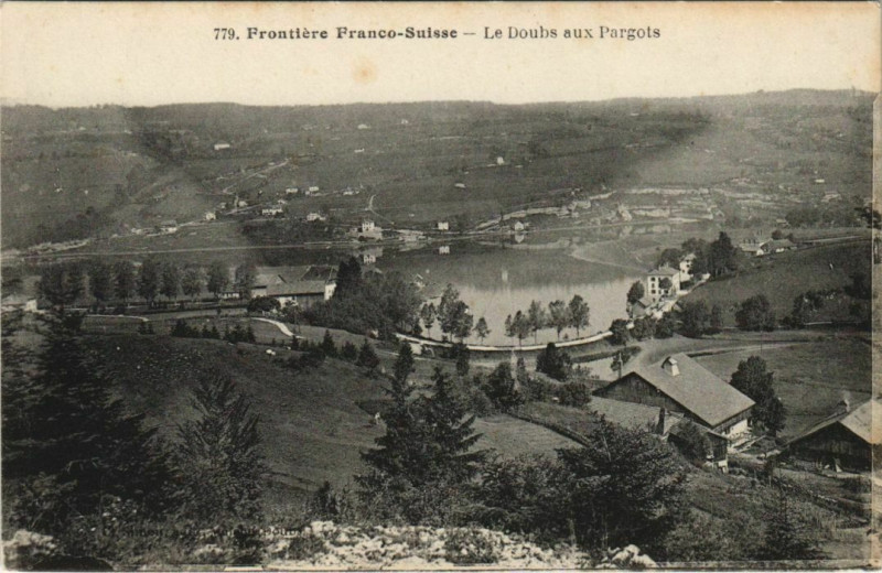 Carte postale ancienne Les Pargots Villers-le-Lac - Le Doubs aux Pargots à Villers-le-Lac