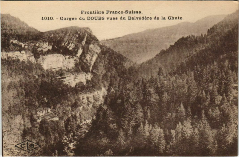 Carte postale ancienne Gorges du Doubs Vues du Belvedere de la Chute à Doubs