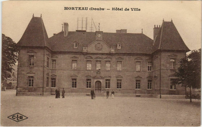 Carte postale ancienne Morteau Hotel de Ville à Morteau