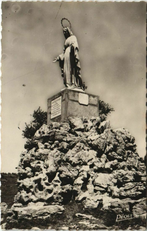 Carte postale ancienne Ornans Notre-Dame-du-Mont - Statue à Ornans