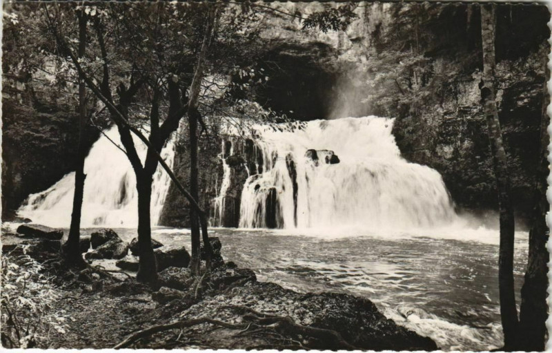 Carte postale ancienne Nans-sous-Sainte-Anne Les Sources du Lizon - La Cascade à Nans-sous-Sainte-Anne