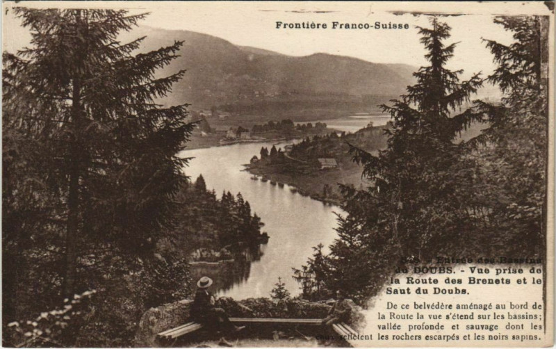 Carte postale ancienne Entree des Bassins du Doubs - Vue prise de la Route des Brenets à Doubs