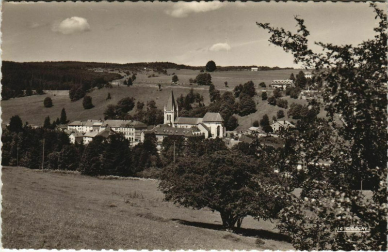 Carte postale ancienne Montbenoit Vue sur l'Abbaye à Montbenoît