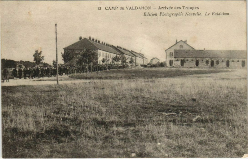 Carte postale ancienne Valdahon Camp du Valdahon - Arrivee des Troupes à Valdahon