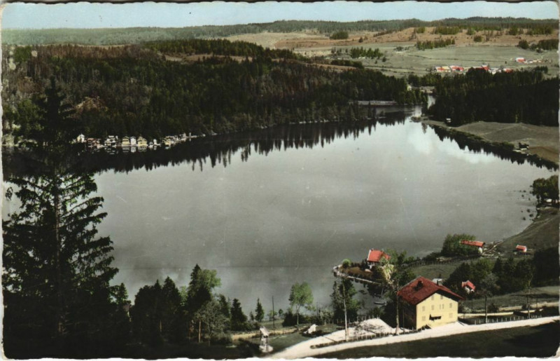 Carte postale ancienne Montperreux Le Lac Saint-Point vu des Pentes de Montperreux à Montperreux