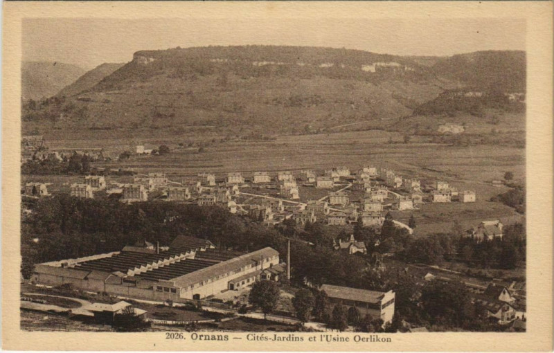 Carte postale ancienne Ornans Cites-Jardins et l'Usine Oerlikon à Ornans