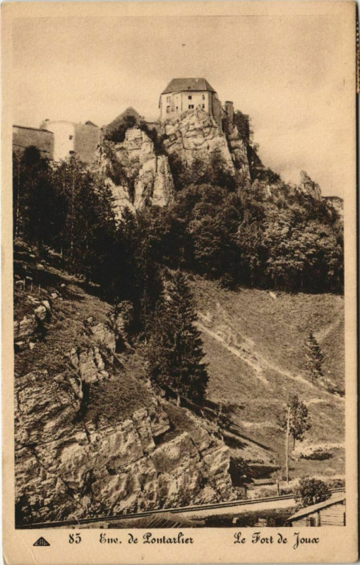 Carte postale ancienne La Cluse-et-Mijoux Le Fort de Joux - Environs de Pontarlier à Pontarlier