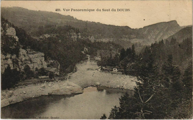 Carte postale ancienne Vue Panoramique du Saut du Doubs à Doubs