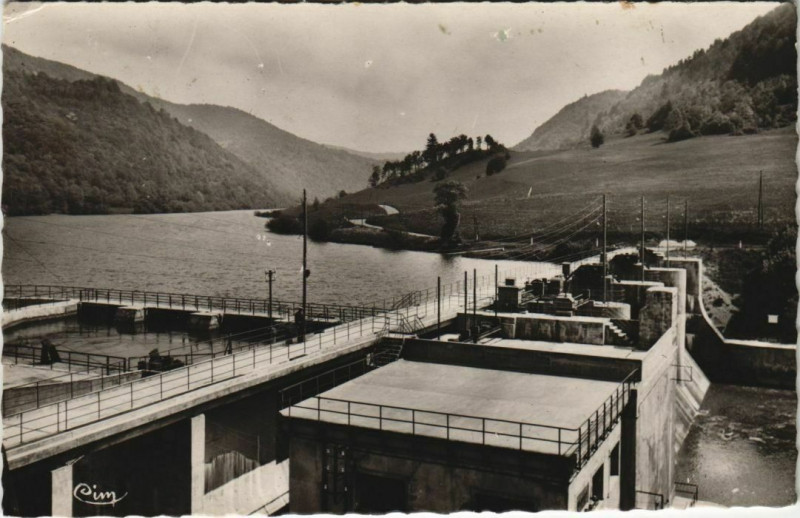 Carte postale ancienne Saint-Hippolyte Barrage de Grosbois à Saint-Hippolyte