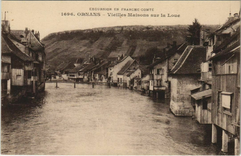 Carte postale ancienne Ornans Vieille Maisons sur la Loue à Ornans