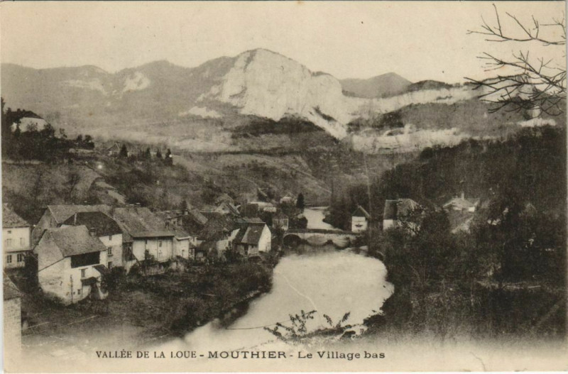 Carte postale ancienne Mouthier-Haute-Pierre Le Village Bas - Vallee de la Loue à Mouthier-Haute-Pierre