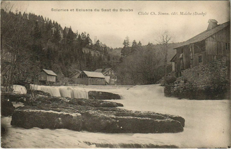 Carte postale ancienne Scieries et Ecluses du Saut du Doubs à Doubs