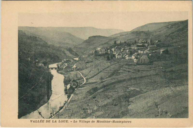 Carte postale ancienne Mouthier-Haute-Pierre Vue Generale - Vallee de la Loue à Mouthier-Haute-Pierre