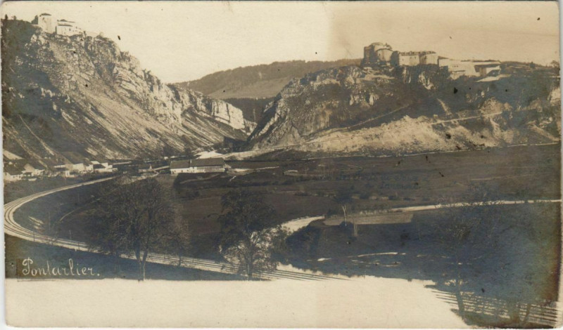 Carte postale ancienne Pontarlier Vue Panoramique à Pontarlier