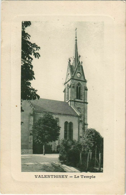 Carte postale ancienne Valentigney Le Temple à Valentigney