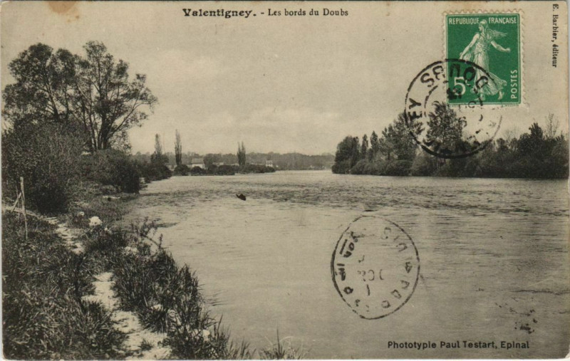 Carte postale ancienne Valentigney Les Bords du Doubs à Valentigney