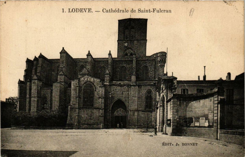 Carte postale ancienne Lodeve Cathédrale de Saint-Fulcran à Lodève