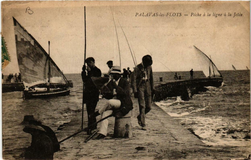 Carte postale ancienne Palavas-les-Flots Peche a la ligne a la Jetée à Palavas-les-Flots