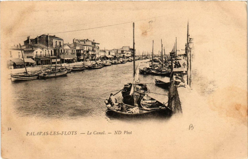 Carte postale ancienne Palavas-les-Flots Le Canal à Palavas-les-Flots