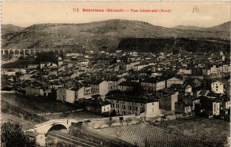 Carte postale ancienne Bedarieux Vue générale à Bédarieux