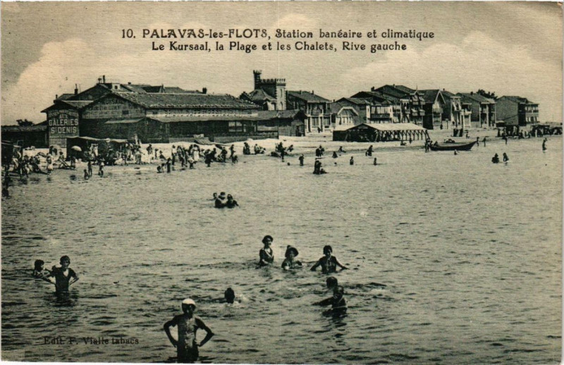 Carte postale ancienne Palavas-les-Flots Le Kursaal la Plage et les Chalets Rive gauche à Palavas-les-Flots