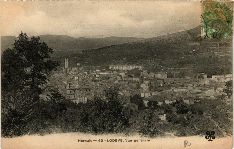 Carte postale ancienne Lodeve Vue générale à Lodève