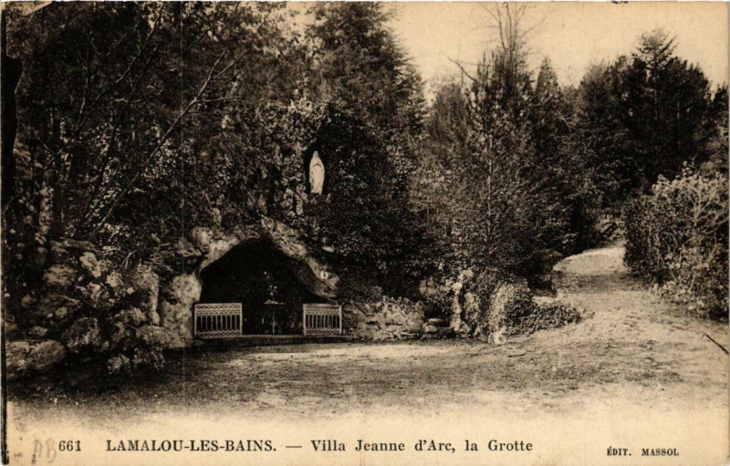 Carte postale ancienne Lamalou-les-Bains Villa Jeanne d'Arc la Grotte à Lamalou-les-Bains