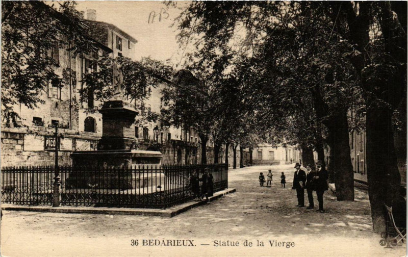 Carte postale ancienne Bedarieux Statue de la Vierge à Bédarieux