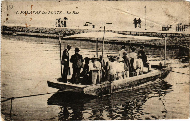 Carte postale ancienne Palavas-les-Flots Le Bac à Palavas-les-Flots