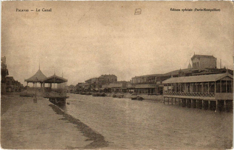 Carte postale ancienne Palavas-les-Flots Le Canal à Palavas-les-Flots