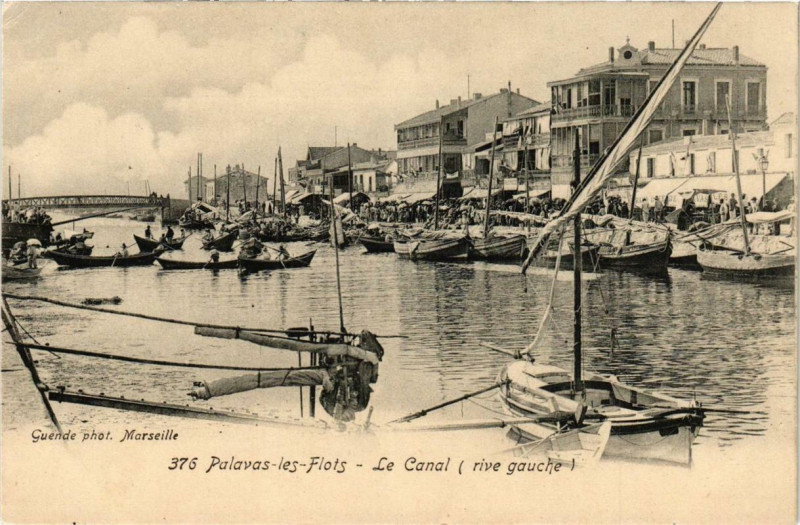 Carte postale ancienne Palavas-les-Flots Le Canal à Palavas-les-Flots