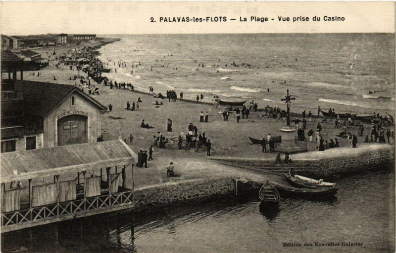 Carte postale ancienne Palavas-les-Flots La Plage Vue prise du Casino à Palavas-les-Flots