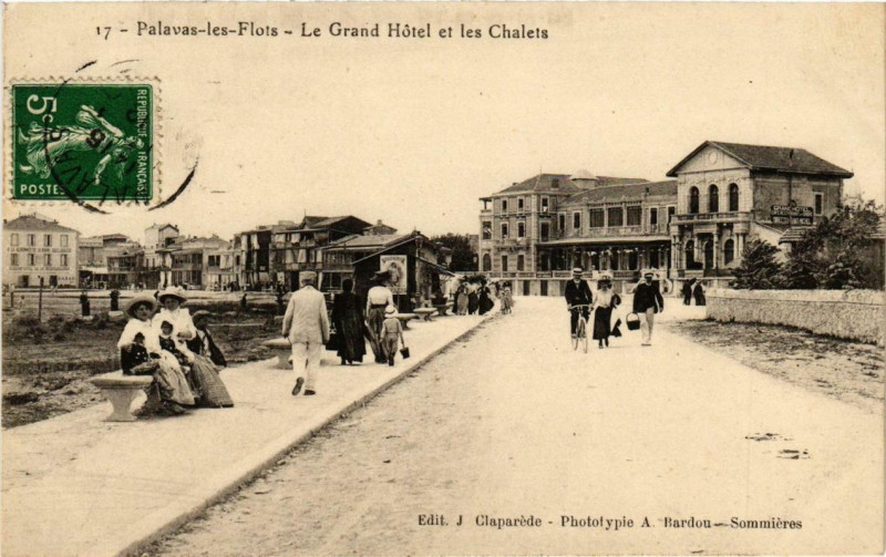 Carte postale ancienne Palavas-les-Flots Le Grand Hotel et les Chalets à Palavas-les-Flots