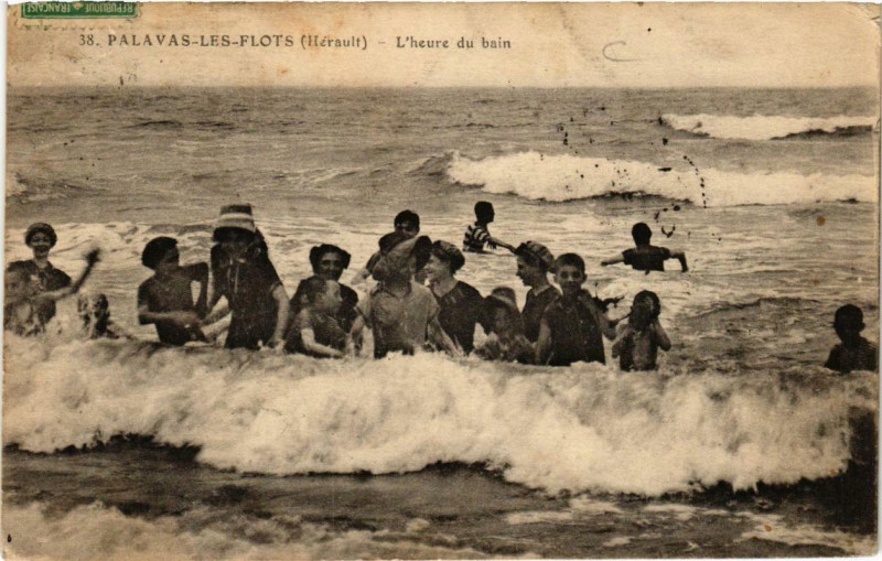 Carte postale ancienne Palavas-les-Flots L'heure du Bain à Palavas-les-Flots