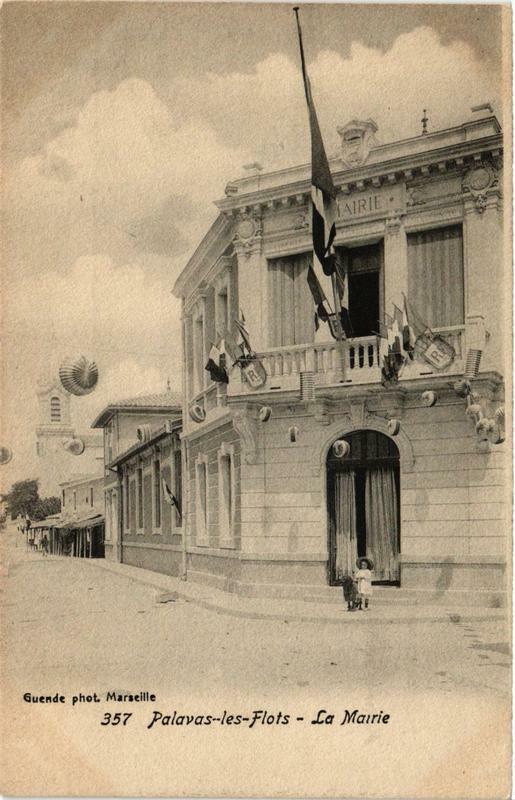 Carte postale ancienne Palavas-les-Flots La Mairie à Palavas-les-Flots