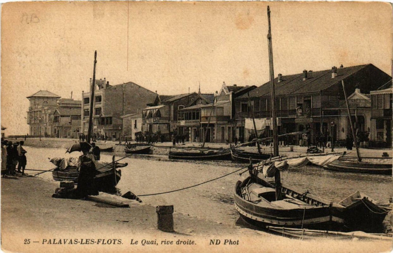 Carte postale ancienne Palavas-les-Flots Le Quai rive droite à Palavas-les-Flots