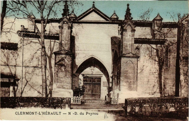 Carte postale ancienne Clermont-l'Herault N.-D.du Peyrou à Clermont-l'Hérault