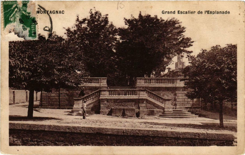 Carte postale ancienne Montagnac Grand Escalier de l'Esplanade à Montagnac
