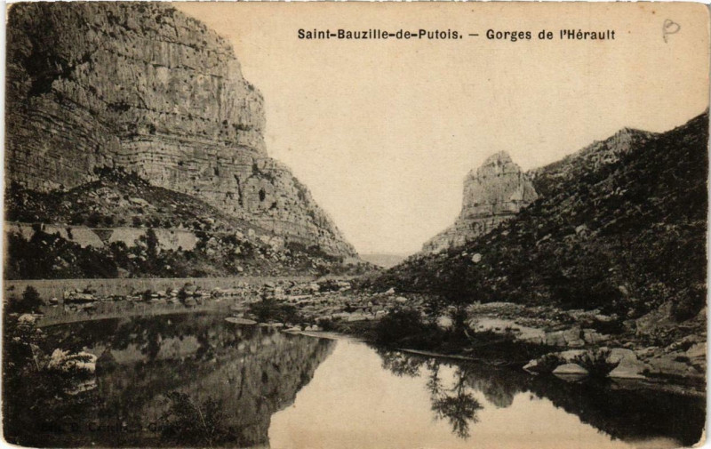 Carte postale ancienne Saint-Bauzille de Putois Gorges de l'Hérault à Saint-Bauzille-de-Putois