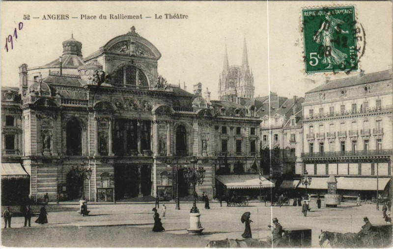 Carte postale ancienne Angers Place du Ralliement Le Theatre à Angers