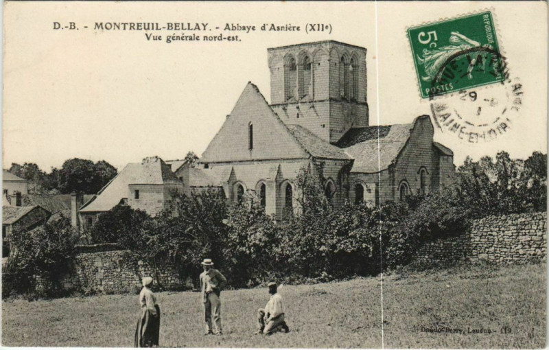 Carte postale ancienne Montreuil-Bellay Abbaye d'Asniére Vue generale nord-est à Montreuil-Bellay